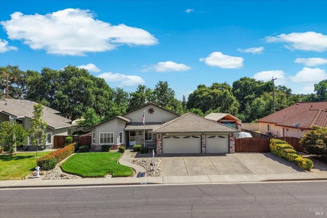 561 Shady Glen Ave, Vacaville, CA 95688