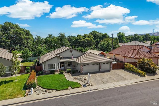 561 Shady Glen Ave, Vacaville, CA 95688