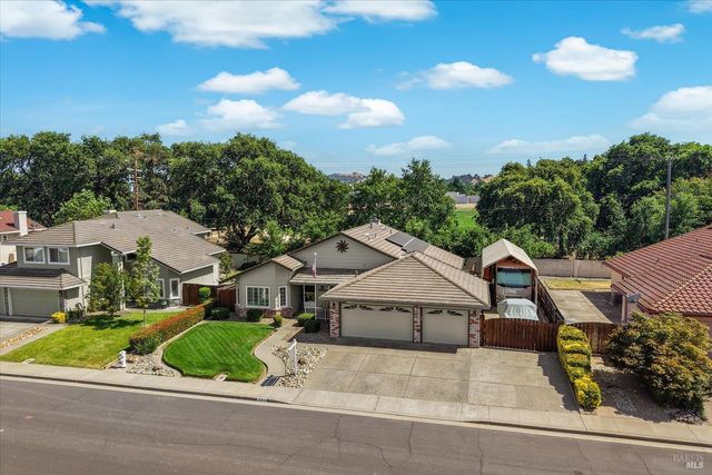 561 Shady Glen Ave, Vacaville, CA 95688