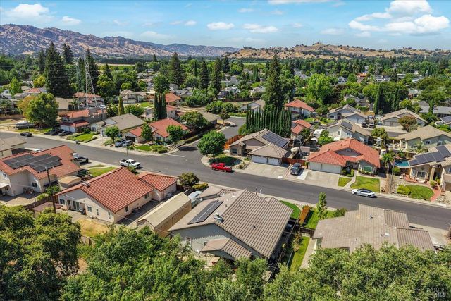 561 Shady Glen Ave, Vacaville, CA 95688