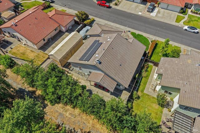 561 Shady Glen Ave, Vacaville, CA 95688