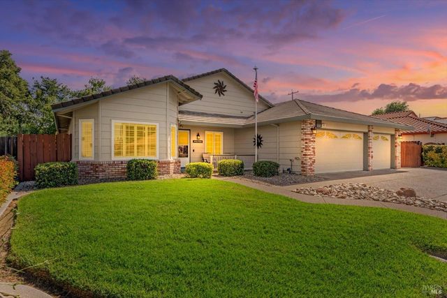 561 Shady Glen Ave, Vacaville, CA 95688