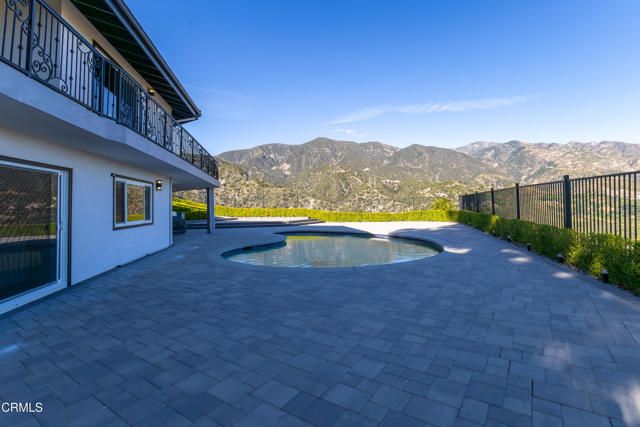 481 Starlight Crest Drive, La Canada Flintridge, CA 91011