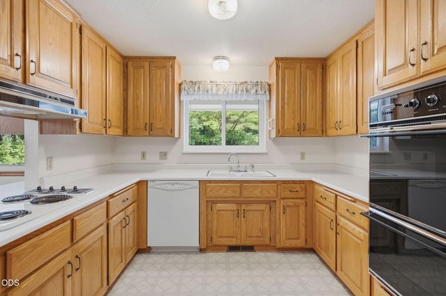 634 Minnow Lane, Wilderville, OR 97543