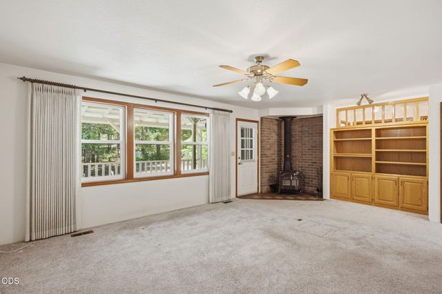 634 Minnow Lane, Wilderville, OR 97543