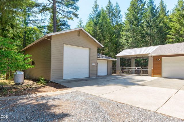 634 Minnow Lane, Wilderville, OR 97543
