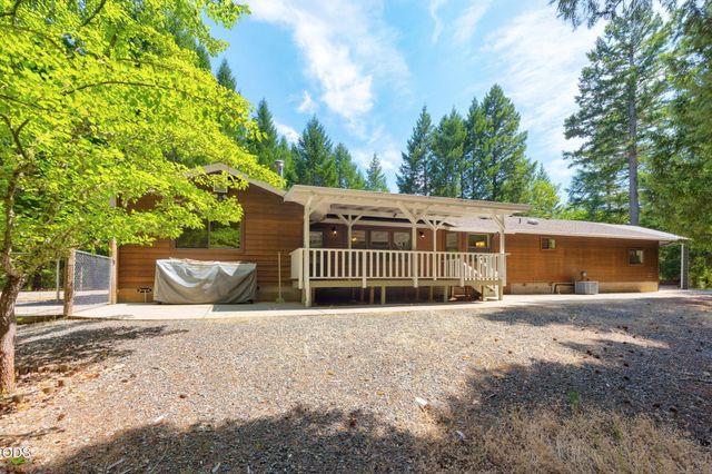 634 Minnow Lane, Wilderville, OR 97543