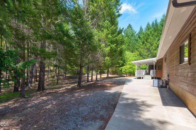 634 Minnow Lane, Wilderville, OR 97543