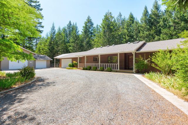 634 Minnow Lane, Wilderville, OR 97543