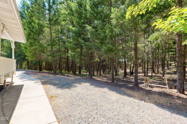 634 Minnow Lane, Wilderville, OR 97543