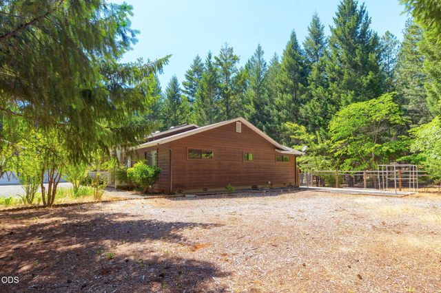 634 Minnow Lane, Wilderville, OR 97543