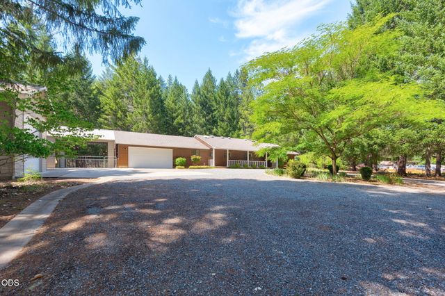 634 Minnow Lane, Wilderville, OR 97543