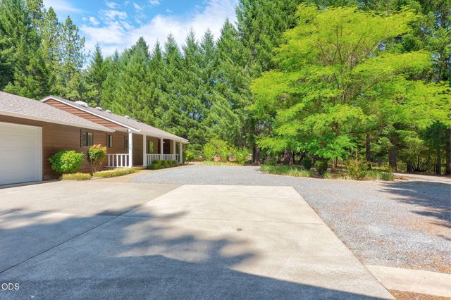 634 Minnow Lane, Wilderville, OR 97543