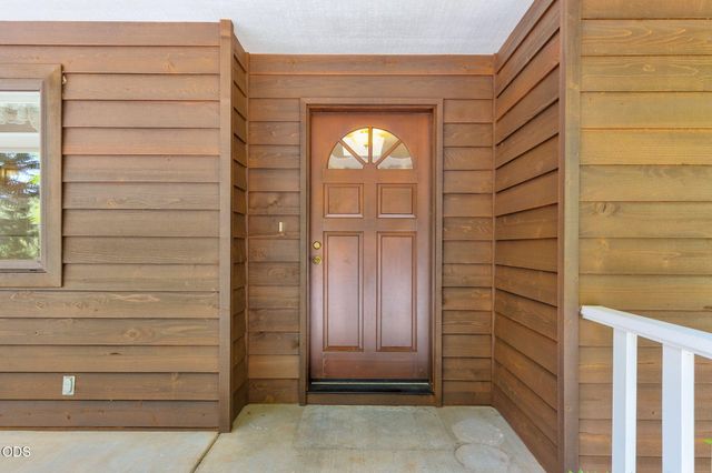634 Minnow Lane, Wilderville, OR 97543
