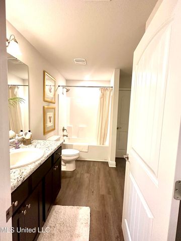 6208 Emerald Lake Drive, Biloxi, MS 39532