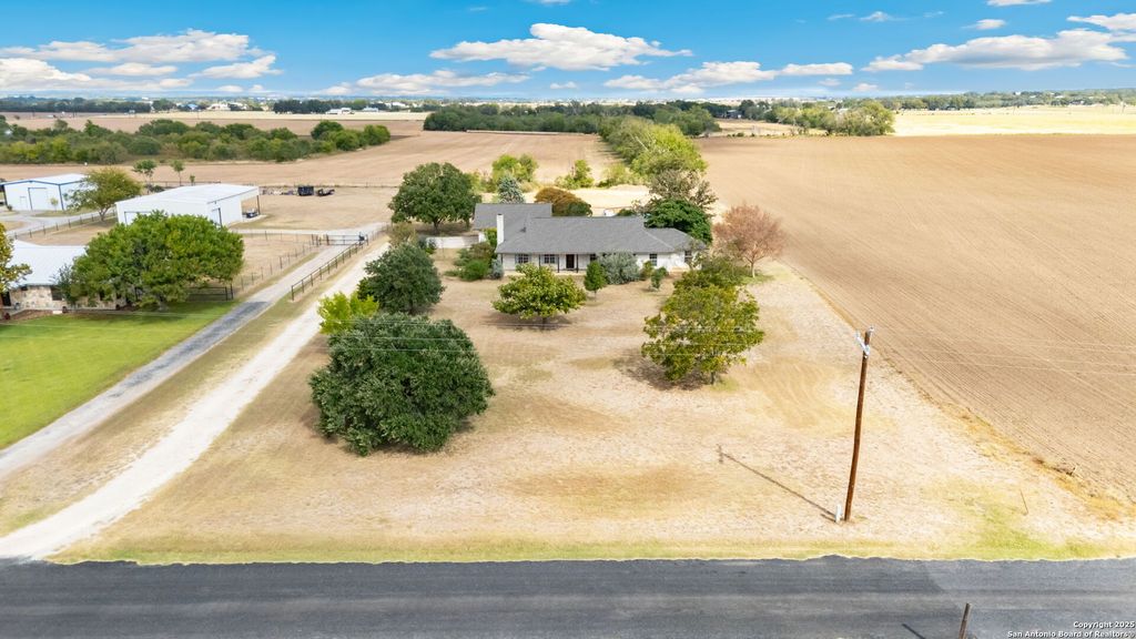 250 County Road 474, Castroville, TX 78009