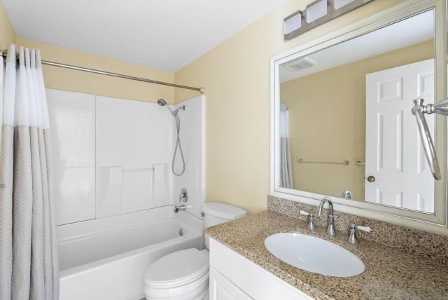 1636 Via Caminar, San Marcos, CA 92078