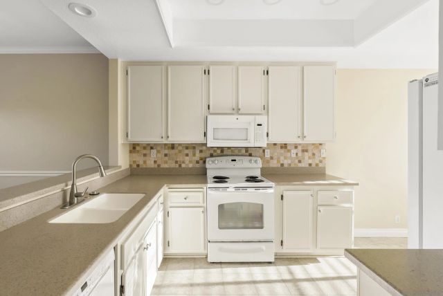 1636 Via Caminar, San Marcos, CA 92078