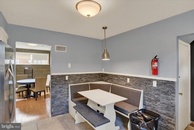 2438 GREEN ST, Harrisburg, PA 17110