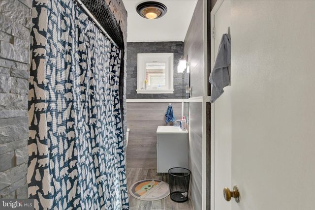 2438 GREEN ST, Harrisburg, PA 17110