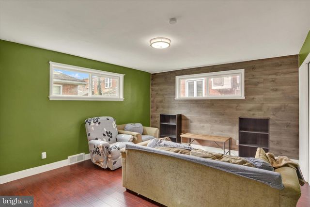 2438 GREEN ST, Harrisburg, PA 17110
