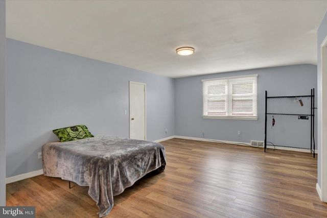 2438 GREEN ST, Harrisburg, PA 17110