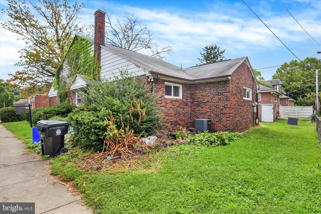 2438 GREEN ST, Harrisburg, PA 17110
