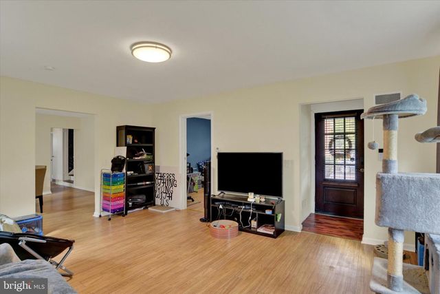 2438 GREEN ST, Harrisburg, PA 17110