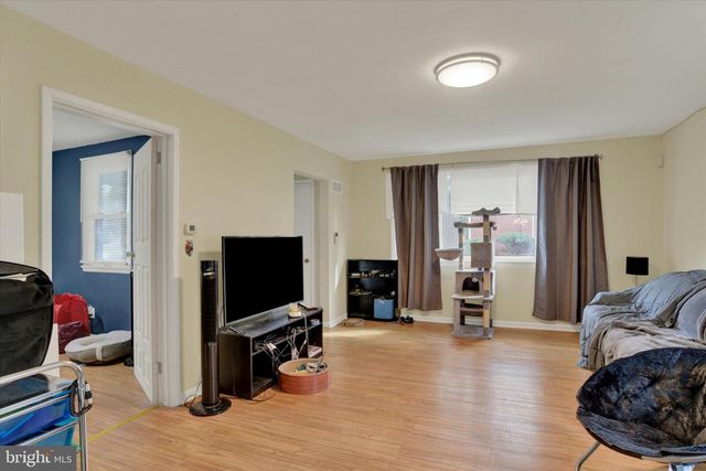 2438 GREEN ST, Harrisburg, PA 17110