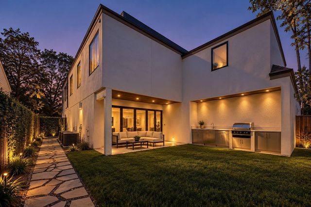2217 Pelham Drive, Houston, TX 77019
