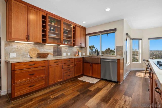 1041 Calle Mesita, Bonita, CA 91902