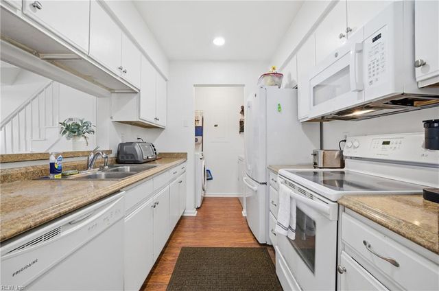 705 Rapidan River Ct Apt D, Chesapeake, VA 23320