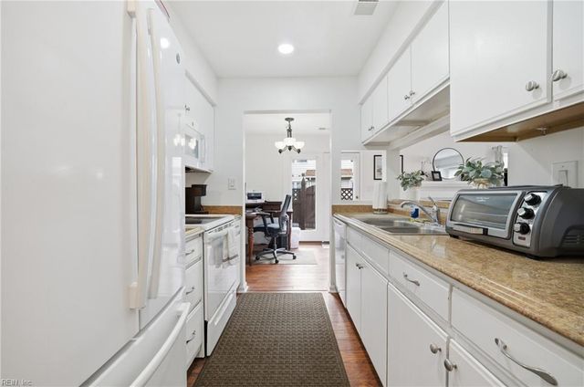 705 Rapidan River Ct Apt D, Chesapeake, VA 23320