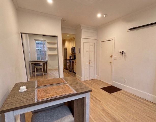 11 Irving St 6, Boston, MA 02114