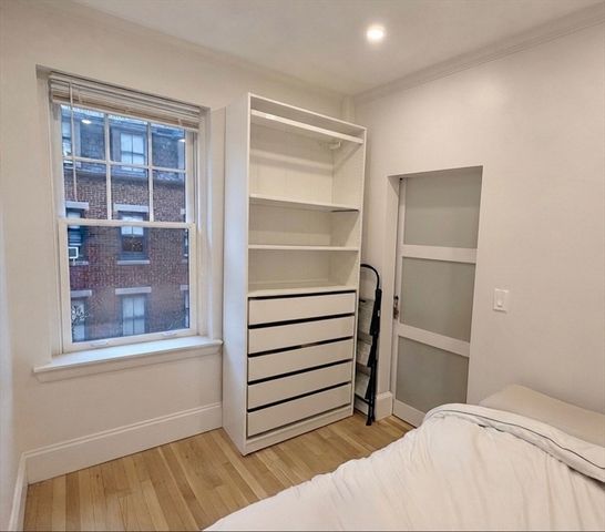 11 Irving St 6, Boston, MA 02114