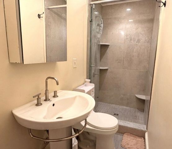 11 Irving St 6, Boston, MA 02114