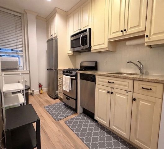 11 Irving St 6, Boston, MA 02114