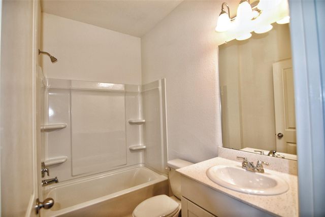 1052 Water Oak Lane, Brookshire, TX 77423