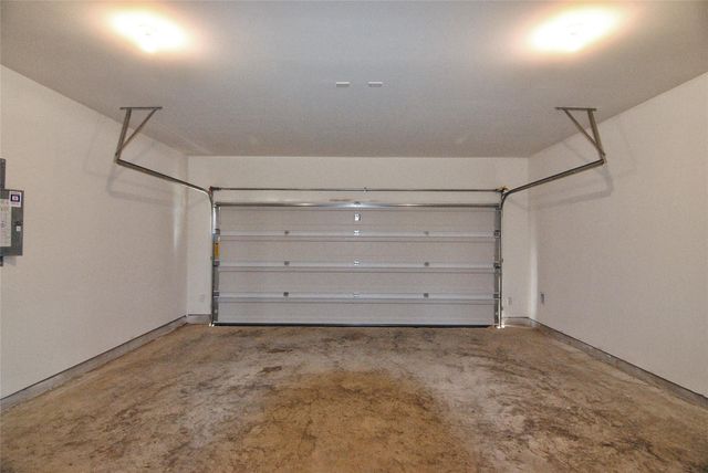 1052 Water Oak Lane, Brookshire, TX 77423