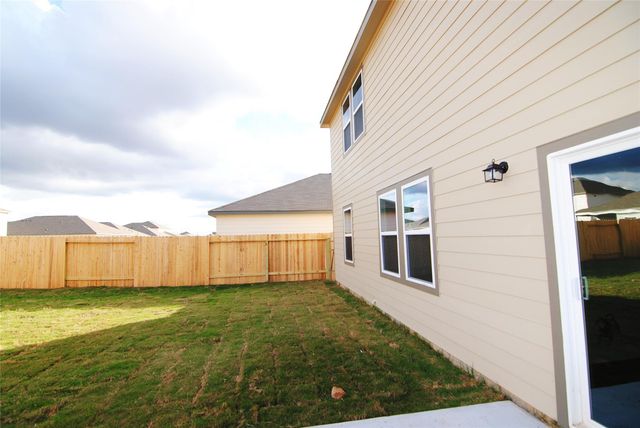 1052 Water Oak Lane, Brookshire, TX 77423