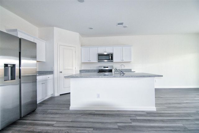 1052 Water Oak Lane, Brookshire, TX 77423