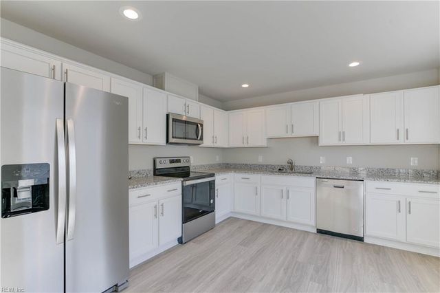 302 N Capital ST, Suffolk, VA 23434