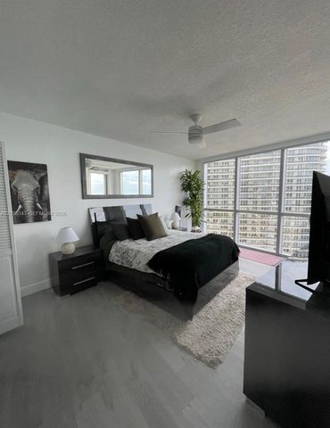 1750 N Bayshore Dr 4801, Miami, FL 33132