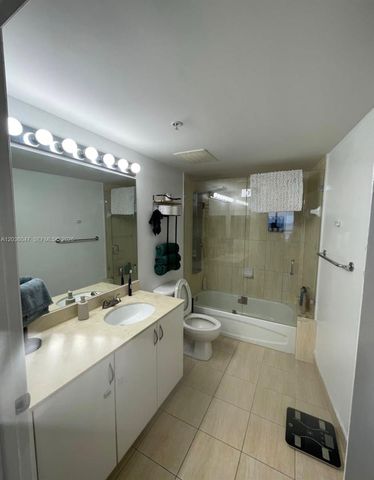 1750 N Bayshore Dr 4801, Miami, FL 33132