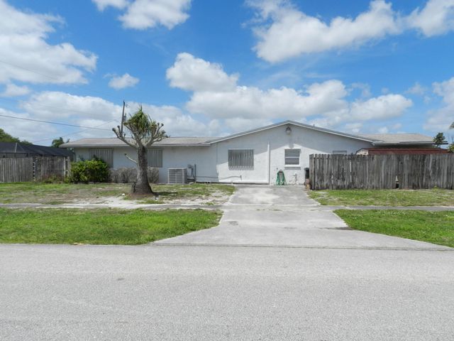 3151 Pinehurst Drive, Lake Worth, FL 33467