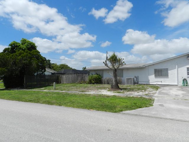 3151 Pinehurst Drive, Lake Worth, FL 33467
