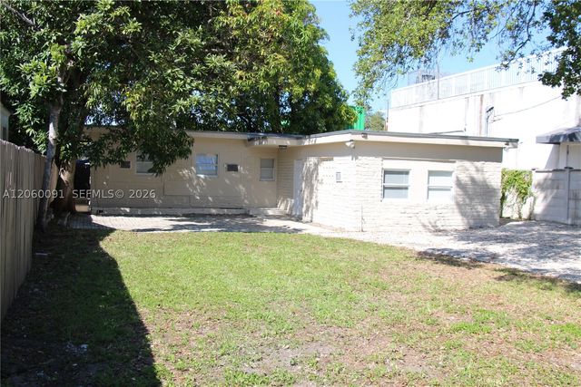 225 NW 59th St B, Miami, FL 33127