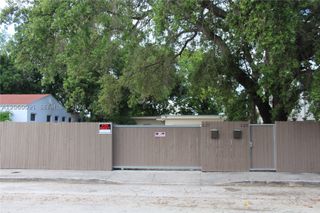 225 NW 59th St B, Miami, FL 33127