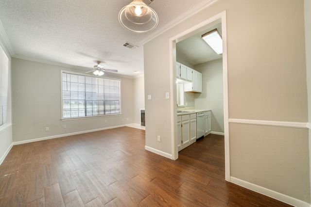 2300 Leon ST 101, Austin, TX 78705