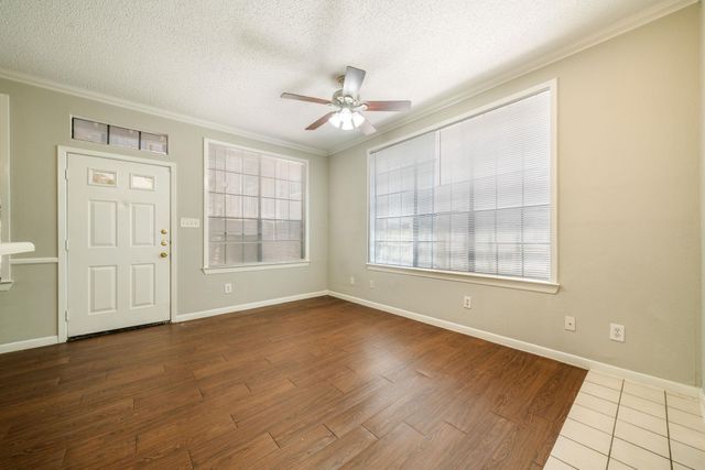 2300 Leon ST 101, Austin, TX 78705